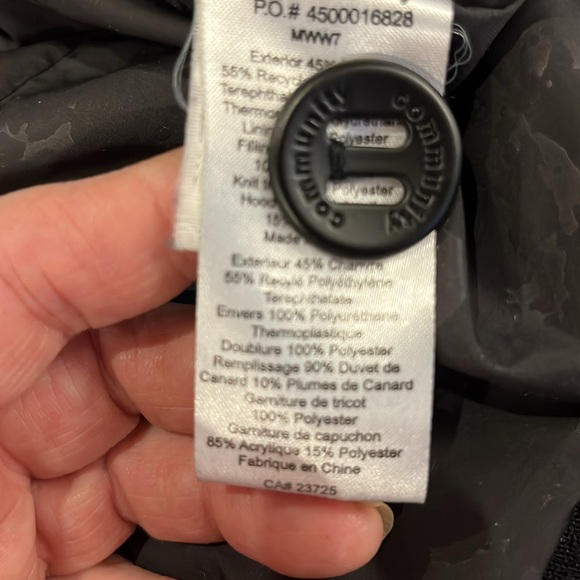 VGUC Community from Aritzia jacket - Picture 14 of 15